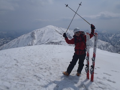 野伏ケ岳をバックに