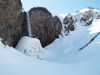 おおっ！雪壷が現れた