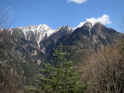 senjo1296.jpg (168.77 KiB) 閲覧された回数 3395 回 甲斐駒ヶ岳、駒津峰、双児山