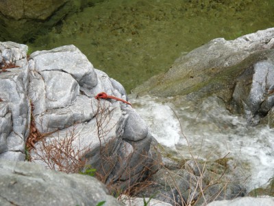 大滝の赤ロープ