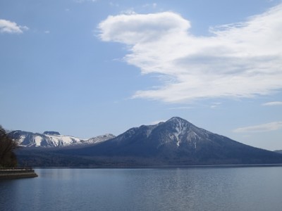 IMG_1447.jpg (71.88 KiB) 閲覧された回数 3350 回 樽前山(左)と風不死岳(右)