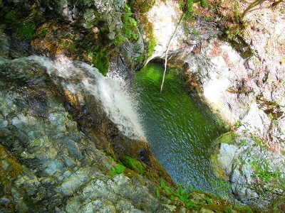 6ｍ滝の落ち口から。