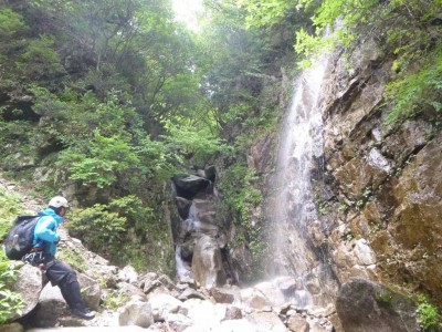 P1030193.jpg (131.69 KiB) 閲覧された回数 3012 回 北中ノ谷(右側)出会い