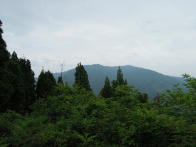 横山岳.JPG (178.41 KiB) 閲覧された回数 2159 回 墓谷山から見る横山岳