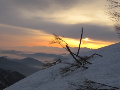 大門山2.jpg (145.17 KiB) 閲覧された回数 6666 回 某山の夜明け