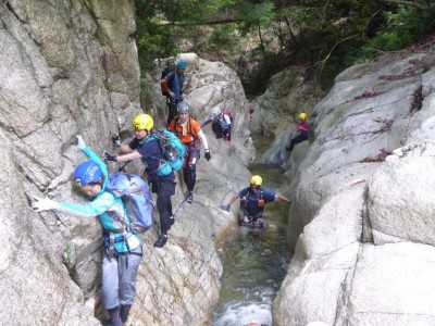 P1030266.jpg (111.73 KiB) 閲覧された回数 5710 回 へつる人、泳ぐ人