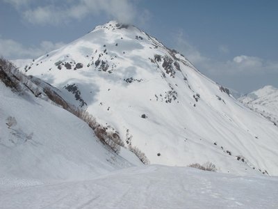 誰かさんならロケットオッパイ山って言うやろなあ