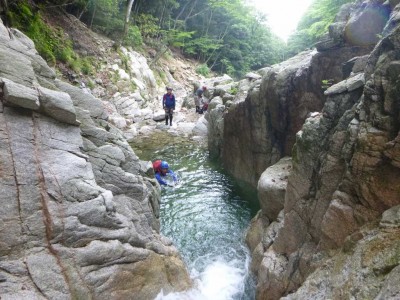 P1030358.jpg (117.71 KiB) 閲覧された回数 3808 回 泳いで取りつく