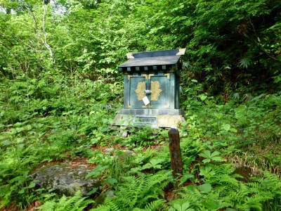 P1020557.JPG (410.17 KiB) 閲覧された回数 4627 回 川上御前社は小さな祠です