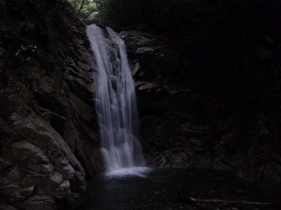 P1030443.jpg (37.83 KiB) 閲覧された回数 5759 回 幻想的な滝