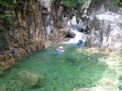 P1030796.jpg (94.77 KiB) 閲覧された回数 3533 回 早速泳ぐたろーさんとなおちゃん