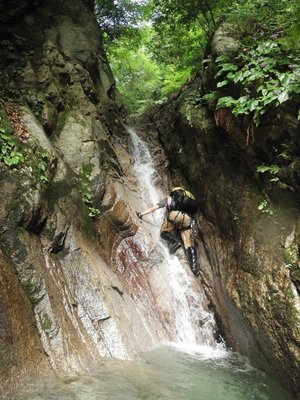 トユ状６ｍ斜滝