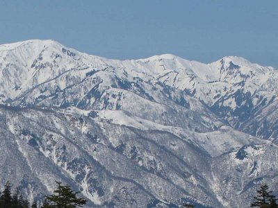 IMG_0069-s.JPG (73.08 KiB) 閲覧された回数 5672 回 4/17 かなり割れてますが、とあるパーティーはスキーで通過してました