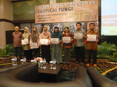 P1040058.jpg (139.95 KiB) 閲覧された回数 11968 回 インドネシアの研究者のタマゴ達