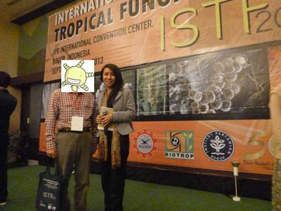 P1040059_1.jpg (117.76 KiB) 閲覧された回数 11968 回 たまには美女とツーショットも