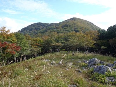 少し秋色になってきた国見山