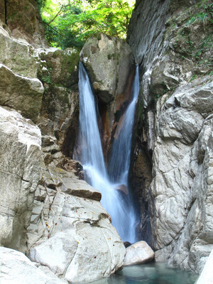 チョックストーン滝