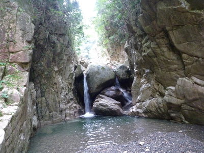 同じく、濡れずに取り付けそうなCS滝