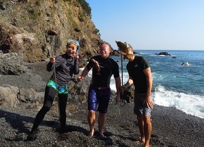 きょうのスナップ、3人で「とったど～」だって(^^;。