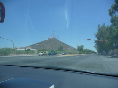 電波塔の林立する山