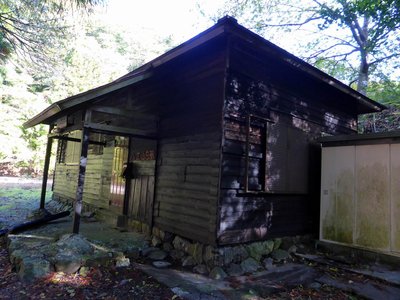 廃村茨川の八幡工業高校山岳部「前進基地」