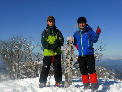 御池岳山頂にて（13:40）