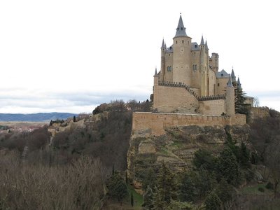 ディズニーランドのシンボルのモデルとなったアルカサル、ここもいいハイキングになりました