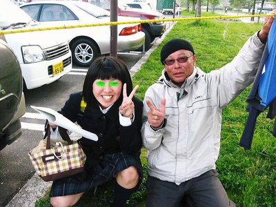 〇 学校帰りの高２娘さんと話せば。おばあちゃんが家に大切なもの取りに帰ろうとしたら、津波が襲い家が流されたと話す。<br />一生懸命に裏の山に逃れて助かったと。<br />花の時期のお花見が出来なかったのかな、話に加わってくれましたよ。<br />次の日は同級生と着てくれてね、ピザを買って待ってましたよ。こちらが元気をもられるんだよなあ。