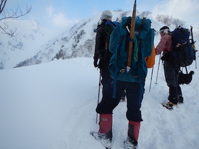 山頂が見えた!だが遠い…