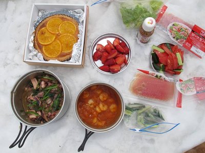 IMG_7075-s.JPG (84.82 KiB) 閲覧された回数 8335 回 続々と料理がでてきます~