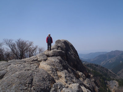 馬の背岩(同じく平穏).JPG (80.21 KiB) 閲覧された回数 5862 回 平穏そうな馬の背岩