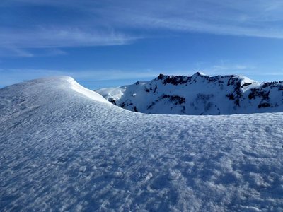 シリタカ山から笈ヶ岳を望む