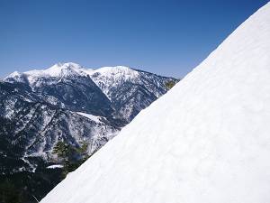 アカンダナ山へ