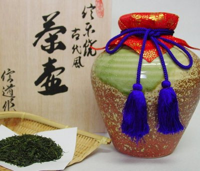 信楽の茶壷