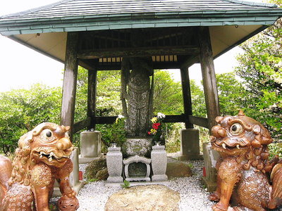 ● 信心はイワシの頭から、観音様のお顔が見えないよ