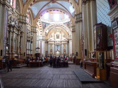 教会.JPG (468.81 KiB) 閲覧された回数 5784 回 足元には棺が...