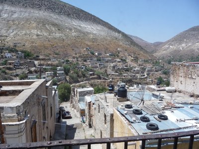 町並み.JPG (482.6 KiB) 閲覧された回数 5783 回 壊れているところも多いけど昔のままの姿