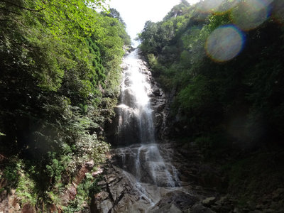 DSC02521.jpg (154.64 KiB) 閲覧された回数 4689 回 水量たっぷりの百間滝