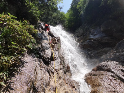 DSC02534.jpg (198.58 KiB) 閲覧された回数 4689 回 ランニングビレイをバンバン設置