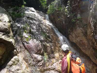 DSC02539.jpg (191.62 KiB) 閲覧された回数 4689 回 巻いた右股の滝