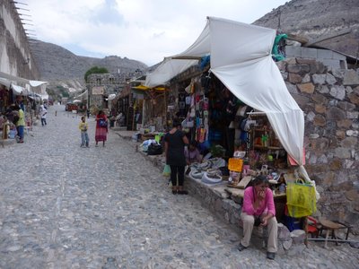 こんな感じで店がずっと並んでいました