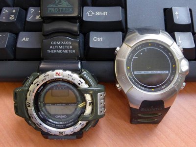 P1000388.JPG (181.28 KiB) 閲覧された回数 10452 回 初代PROTREK(左)とSUUNTOのobserver(右)