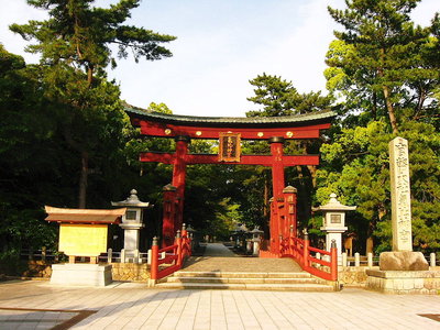 気比神社.JPG (244.79 KiB) 閲覧された回数 6005 回 ● 由緒有る神社なんだね