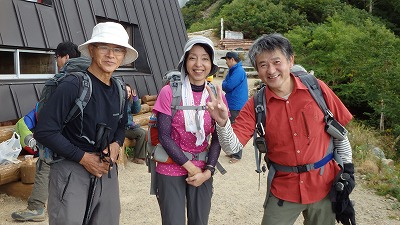 針ノ木小屋の庭で
