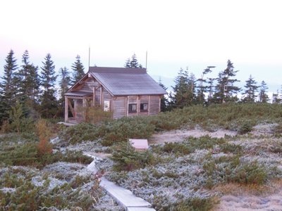 霜の着いた小屋廻り.JPG (208.84 KiB) 閲覧された回数 5373 回 霜のついた小屋周り