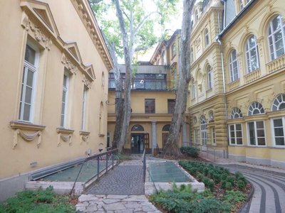 s-02ルカーチ温泉.jpg (94.86 KiB) 閲覧された回数 11129 回 ルカーチ温泉