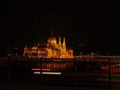 ライトアップされた国会議事堂