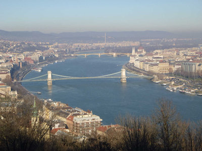 P1080971.jpg (128.29 KiB) 閲覧された回数 6522 回 ゲッレールトの丘から見たドナウ川