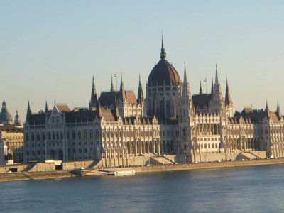 P1090164.jpg (170.62 KiB) 閲覧された回数 5627 回 (おそらく)世界で最も美しい国会議事堂