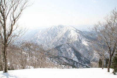 IMG_3411.jpg (272.06 KiB) 閲覧された回数 12335 回 花房山 雷倉から